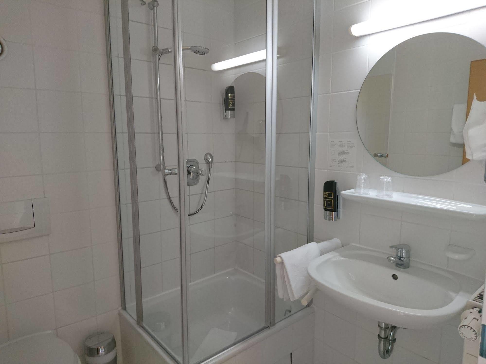Central Hotel Винненден Экстерьер фото