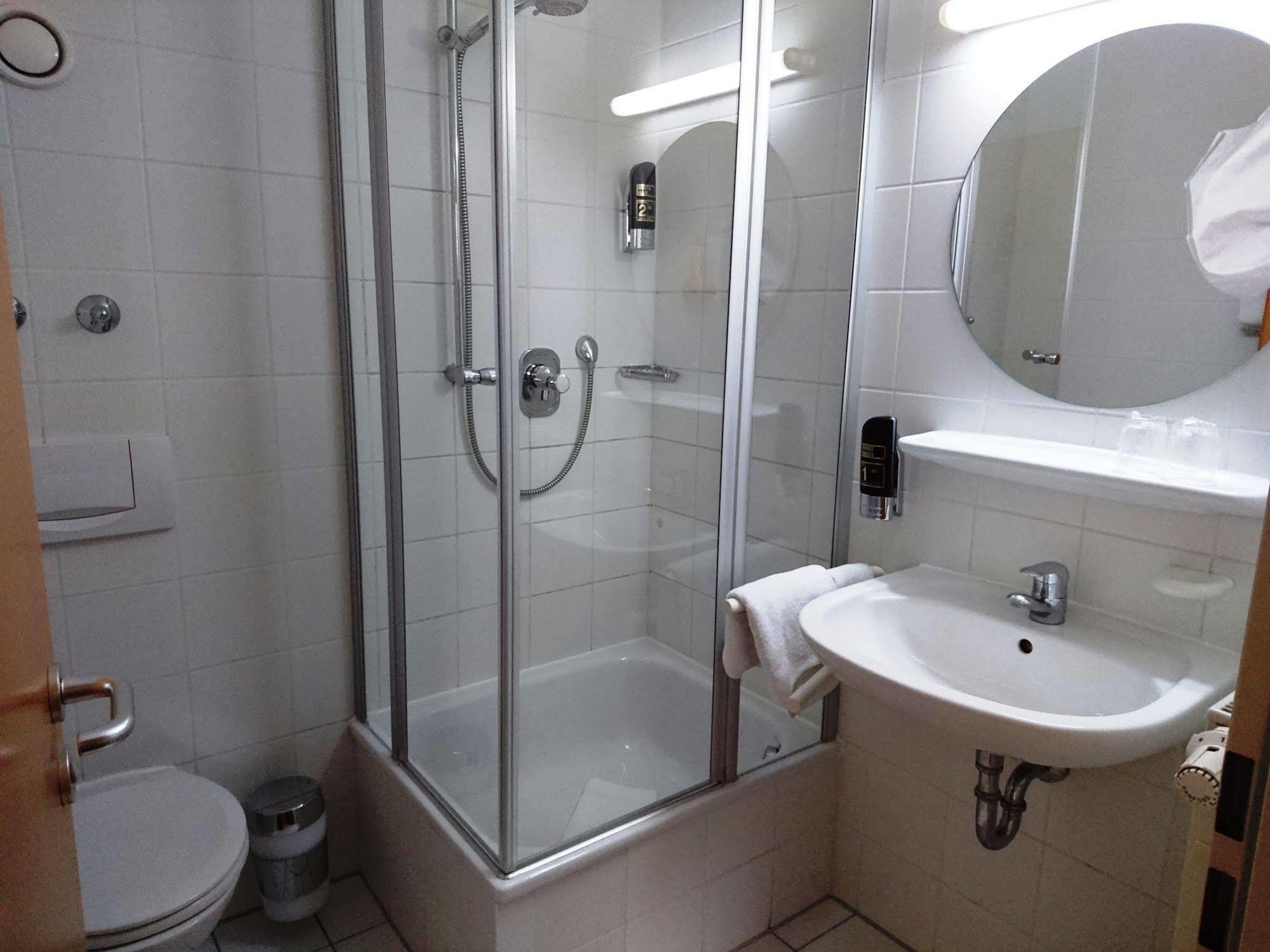 Central Hotel Винненден Экстерьер фото
