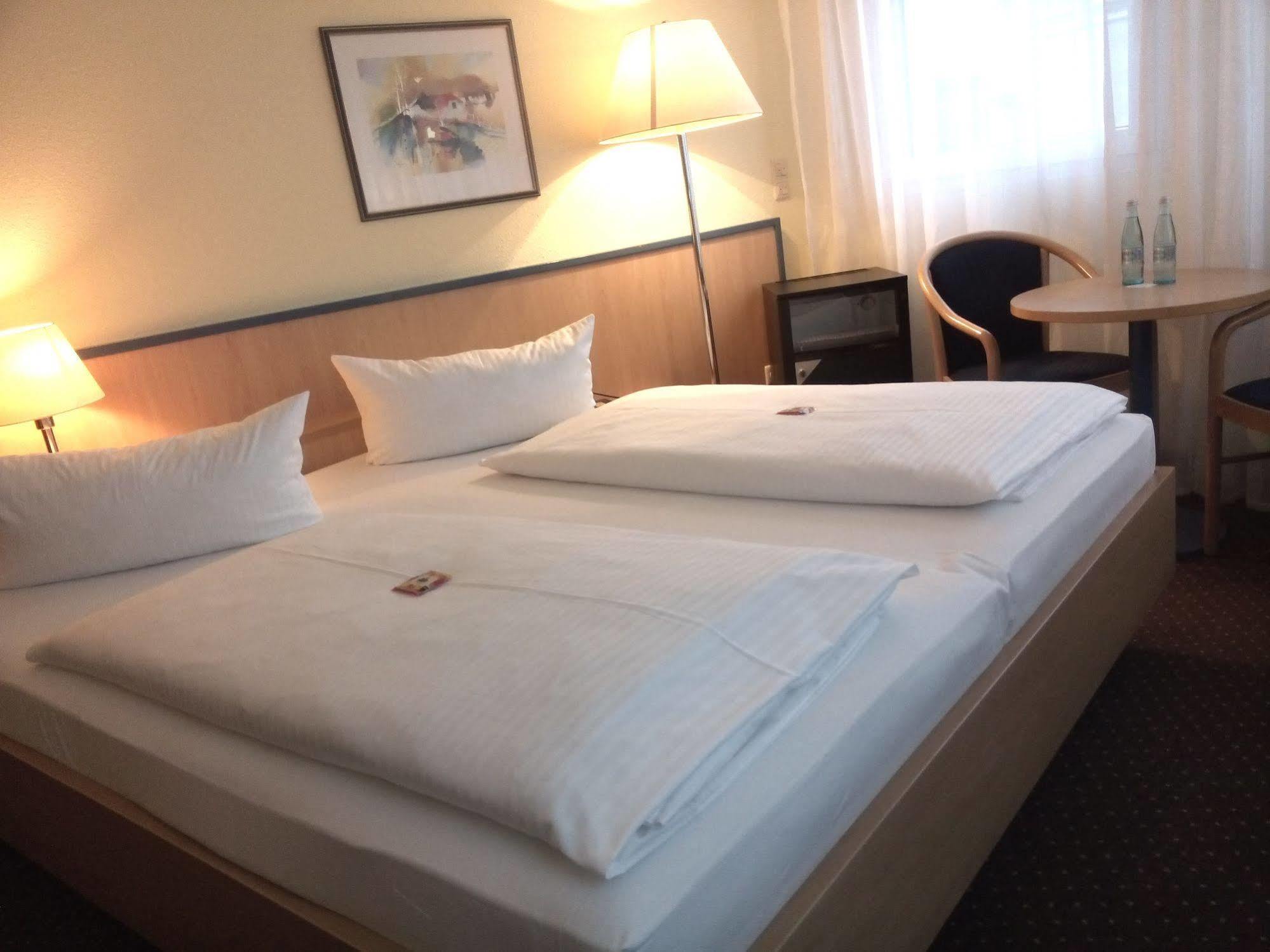 Central Hotel Винненден Экстерьер фото